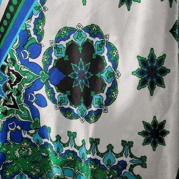 AB STUDIO Green and Blue Sleeveless Sleek Shirt Sz S - Picture 4 of 10